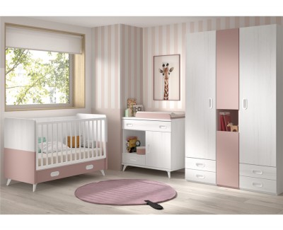 Chambre bébé avec lit, commode avec table à langer et armoire